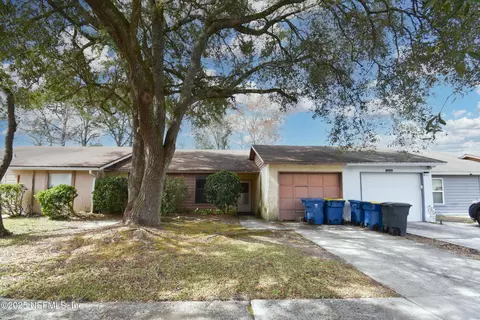 10652 Meadowlea Dr, Jacksonville, FL 32218