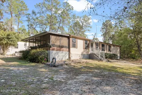 109 Magnolia St, Pomona Park, FL 32181