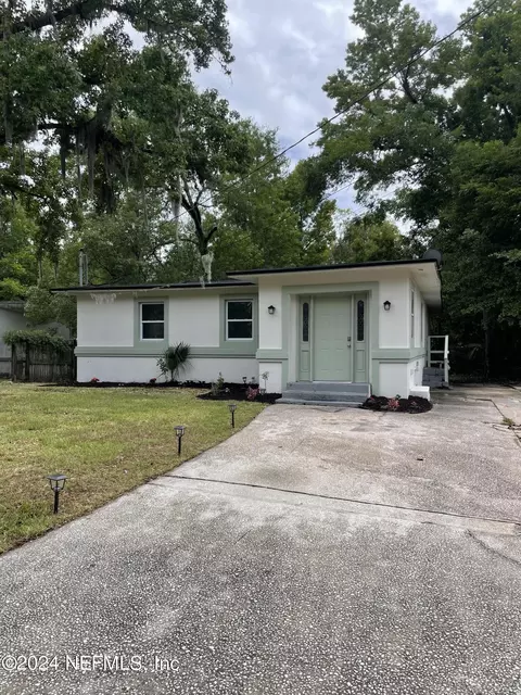 6902 Rhode Island Dr W, Jacksonville, FL 32209