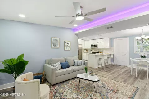 1110 Ake Ln, Jacksonville, FL 32218