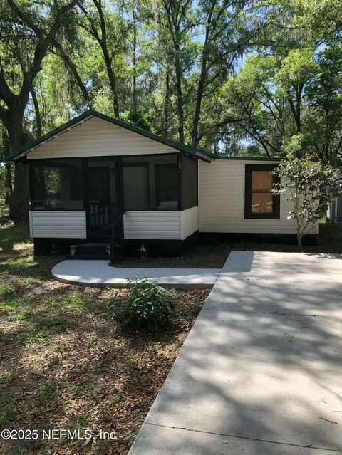 107 Coral Farms Rd, Florahome, FL 32140