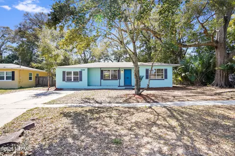 2330 Cedar Shores Cir, Jacksonville, FL 32210