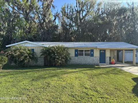 111 Palm Trl, East Palatka, FL 32131