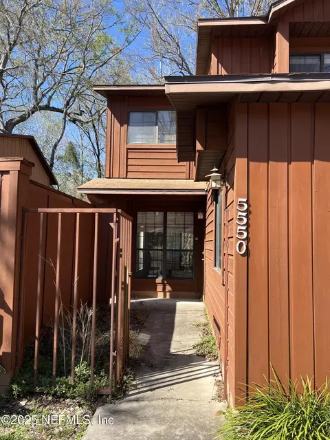 5550 SW 8th Pl, Gainesville, FL 32607