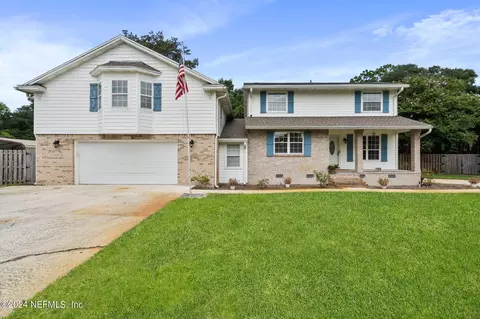 11630 Alta Cir E, Jacksonville, FL 32226