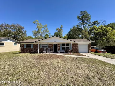 821 Brookview Dr N, Jacksonville, FL 32225
