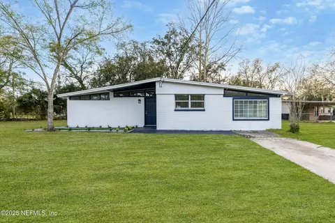 6904 Arques Rd, Jacksonville, FL 32205