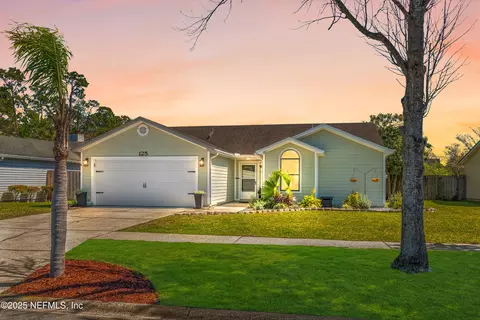 125 Prindle Dr E, Jacksonville, FL 32225
