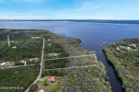 156 Pioneer Trl, Palatka, FL 32043
