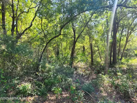 203 Southern Ave, Crescent City, FL 32112