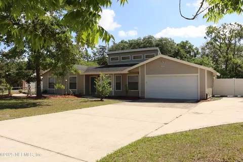 8147 Cayuga Trl E, Jacksonville, FL 32244