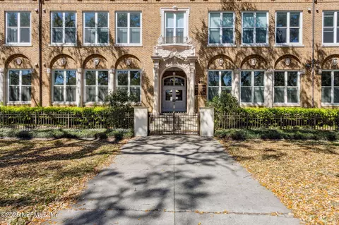 2525 College St #1302, Jacksonville, FL 32204
