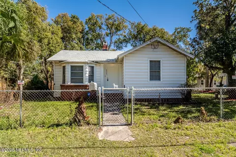 8027 Floyd St, Jacksonville, FL 32208