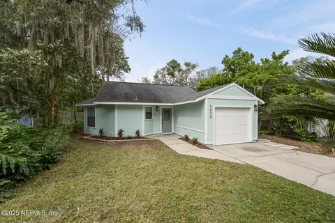 1010 Camelia St, Atlantic Beach, FL 32233