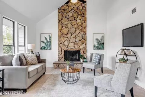 10248 Arrowhead Dr, Jacksonville, FL 32257