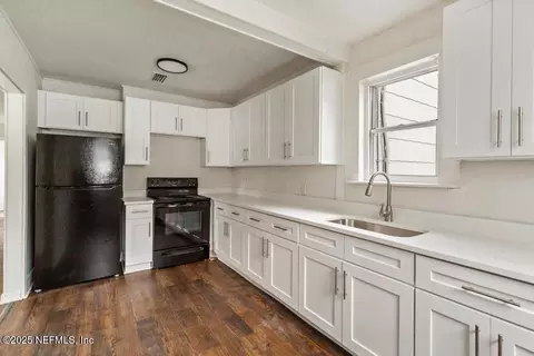 1094 Woodstock Ave, Jacksonville, FL 32254
