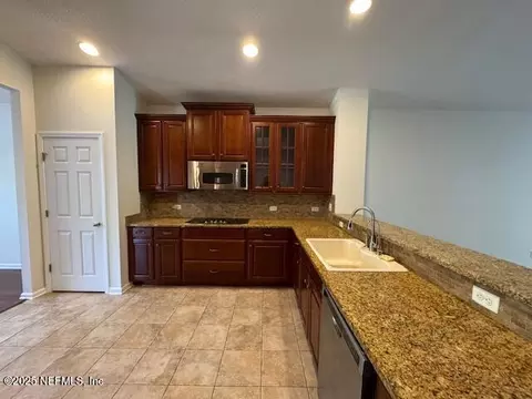9688 Woodstone Mill Dr, Jacksonville, FL 32244