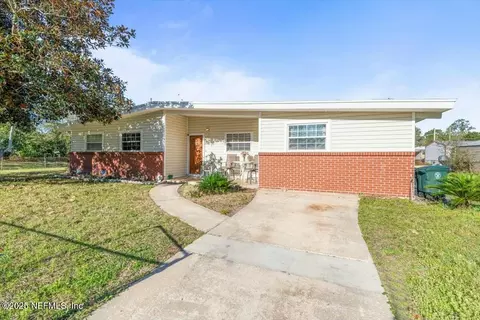 1910 Rayben Dr, Jacksonville, FL 32246