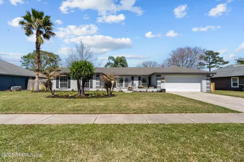 14331 Crystal Cove Dr, Jacksonville, FL 32224
