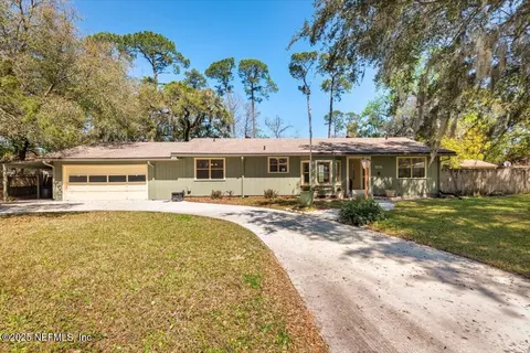 5265 Cruz Rd, Jacksonville, FL 32207