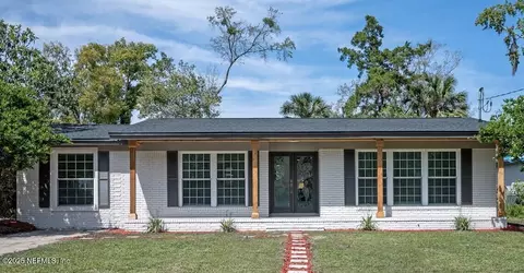 2555 Lofberg Dr, Jacksonville, FL 32216