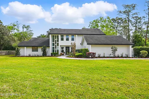 8069 Woodgrove Rd, Jacksonville, FL 32256