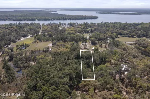 32 Lone Laurel Ln, Georgetown, FL 32139