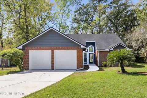 8228 Hawks Landing Dr, Jacksonville, FL 32217