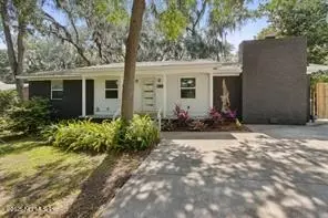 830 N 15th St, Fernandina Beach, FL 32034