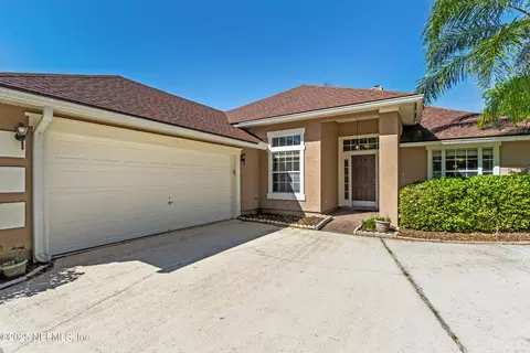 3530 Laurel Leaf Dr, Orange Park, FL 32065