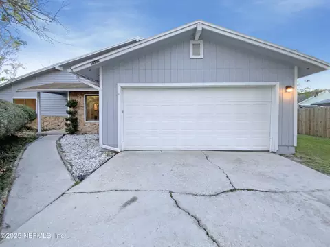 4527 Whispering Inlet Dr, Jacksonville, FL 32277