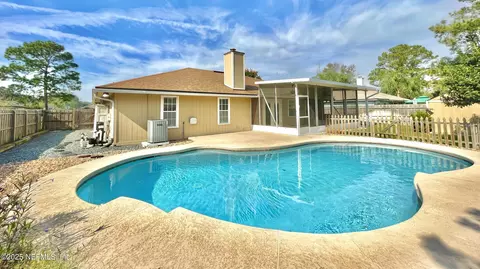 1015 Wilderland Dr, Jacksonville, FL 32225