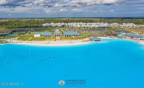 516 Boracay Cir, Saint Johns, FL 32259