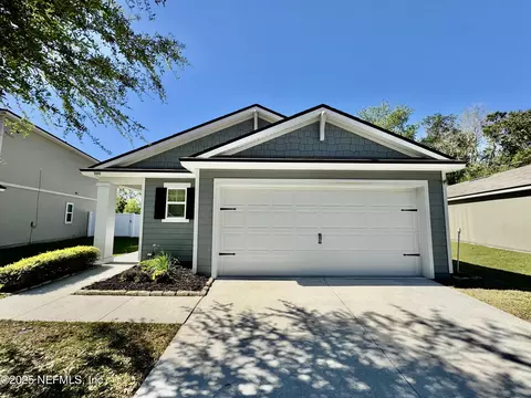 8060 Meadow Walk Ln, Jacksonville, FL 32256