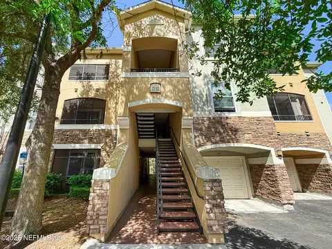 8539 Gate Pkwy W #628, Jacksonville, FL 32216
