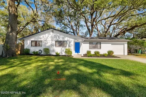 13 Victory Ct, Jacksonville Beach, FL 32250