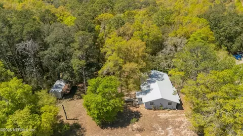 105 Orange St, Interlachen, FL 32148