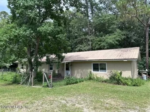10216 River Oaks Dr, Glen Saint Mary, FL 32040