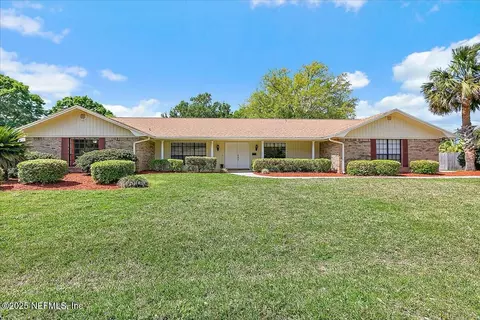 2250 Spanish Moss Dr, Jacksonville, FL 32246