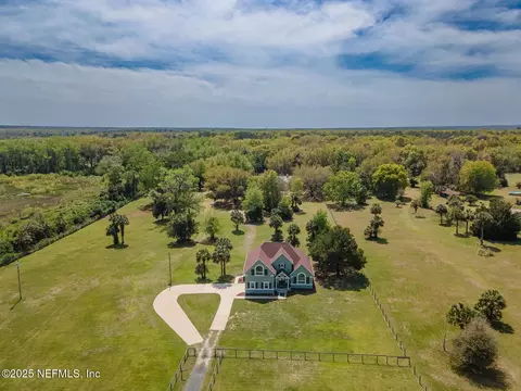 1053 State Road 100, Florahome, FL 32140