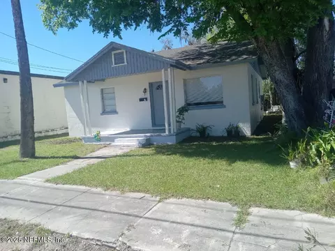 118 N 10th St, Palatka, FL 32177