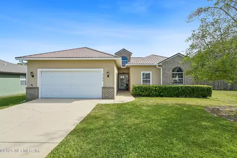 6105 W 4th Mnr, Palatka, FL 32177