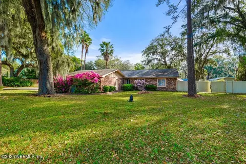 802 Diane Dr, Fernandina Beach, FL 32034