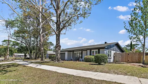 4645 Tara Woods Drive Dr E, Jacksonville, FL 32210