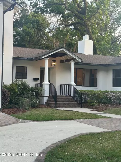 930 Elder Ln, Jacksonville, FL 32207