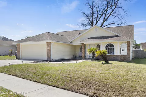 1534 E Mountain Lake Dr, Jacksonville, FL 32221