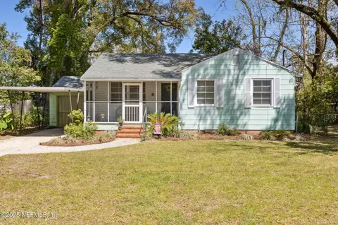 5627 Bishop Ln, Jacksonville, FL 32207
