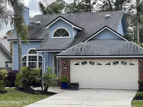 2052 St Martins Dr E, Jacksonville, FL 32246