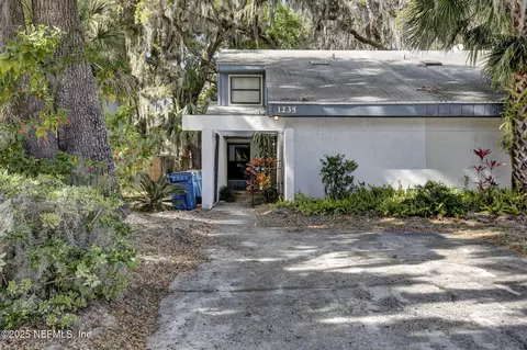 1235 Mayport Landing Dr, Atlantic Beach, FL 32233