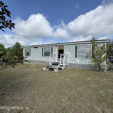 122 Keuka Cemetary Rd, Interlachen, FL 32148